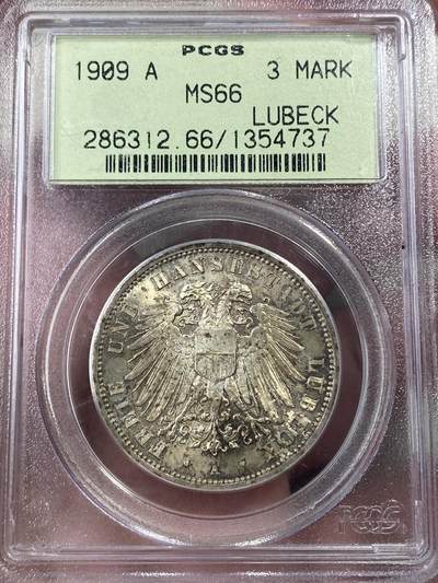 万国钱币拍卖第050期（万国五十期纪念大拍） - PCGS MS66 1909年德国吕贝克自由市长翅3马克 原味淡金彩洒落丝绸转光的币面之上 PCGS远古老绿盒收藏品质
