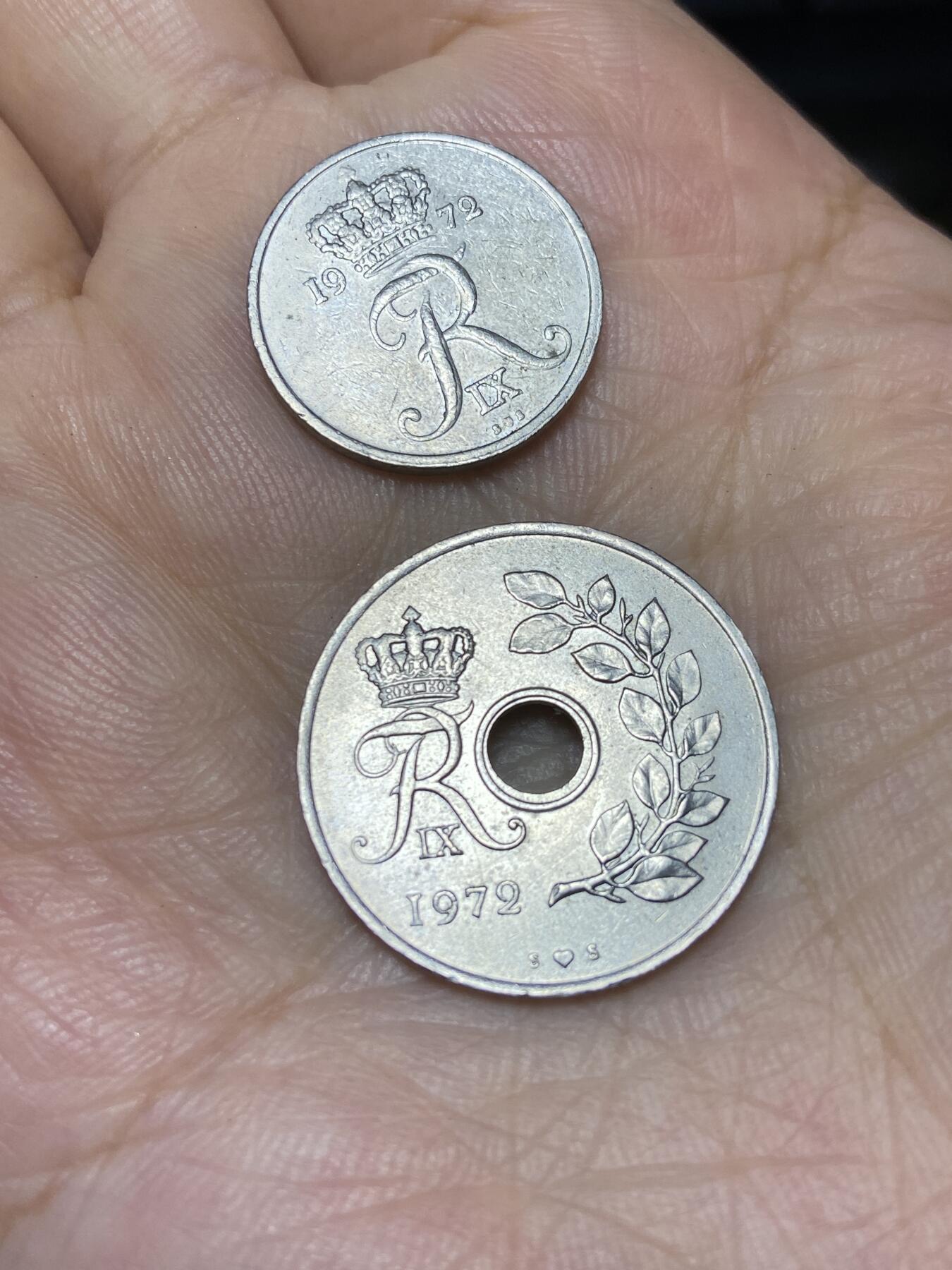 2025年第七十一场(总第九十七场）外国好品散币(免佣金) 丹麦🇩🇰2枚：1972单年份10欧尔，25欧尔(弗雷德里克九世逝世年，S; S版)