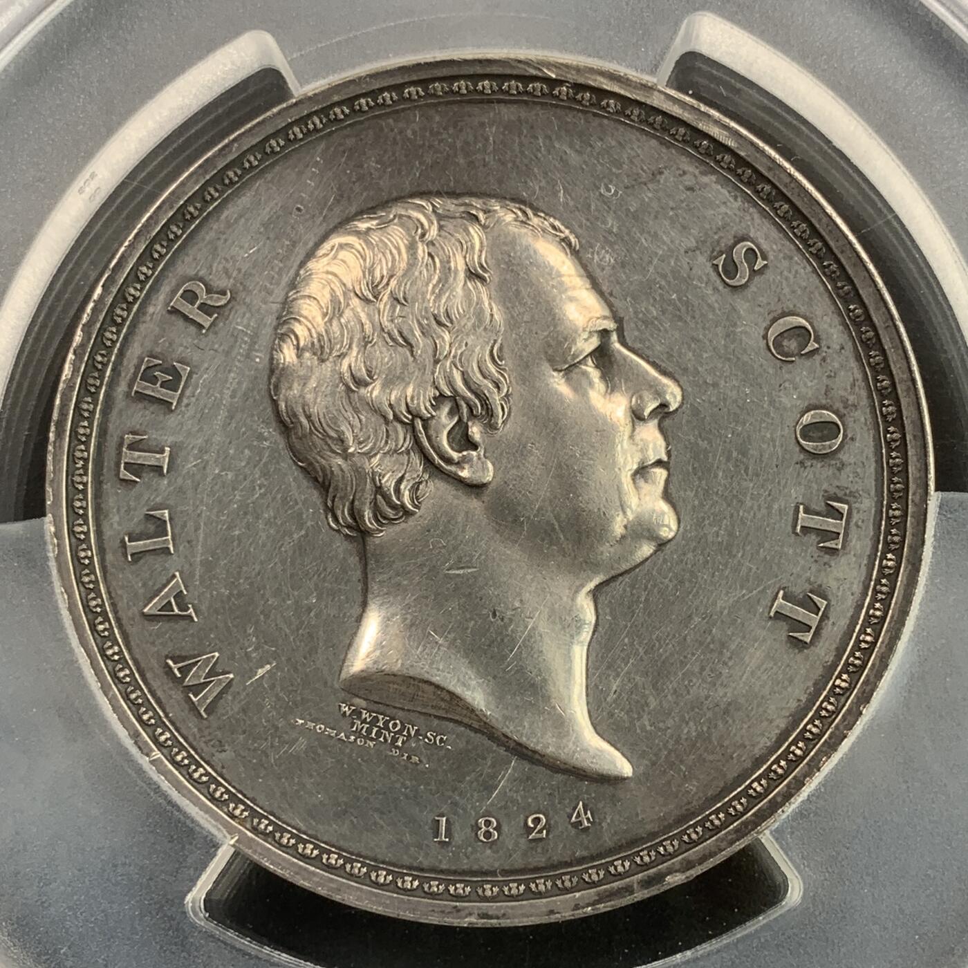 掌中浮雕-藏着的欧洲第032场 PCGS SP61 ：1824年英国作家司哥特银章，53mm