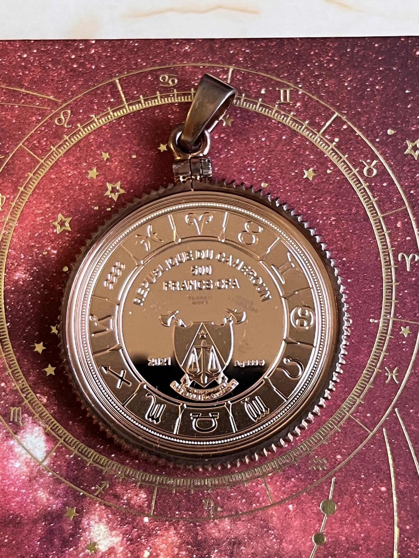 第168期拍卖【长期征集拍品】 喀麦隆2021年十二星座系列天蝎座镀玫瑰金纪念银币，999银镀金，10克，发行999枚