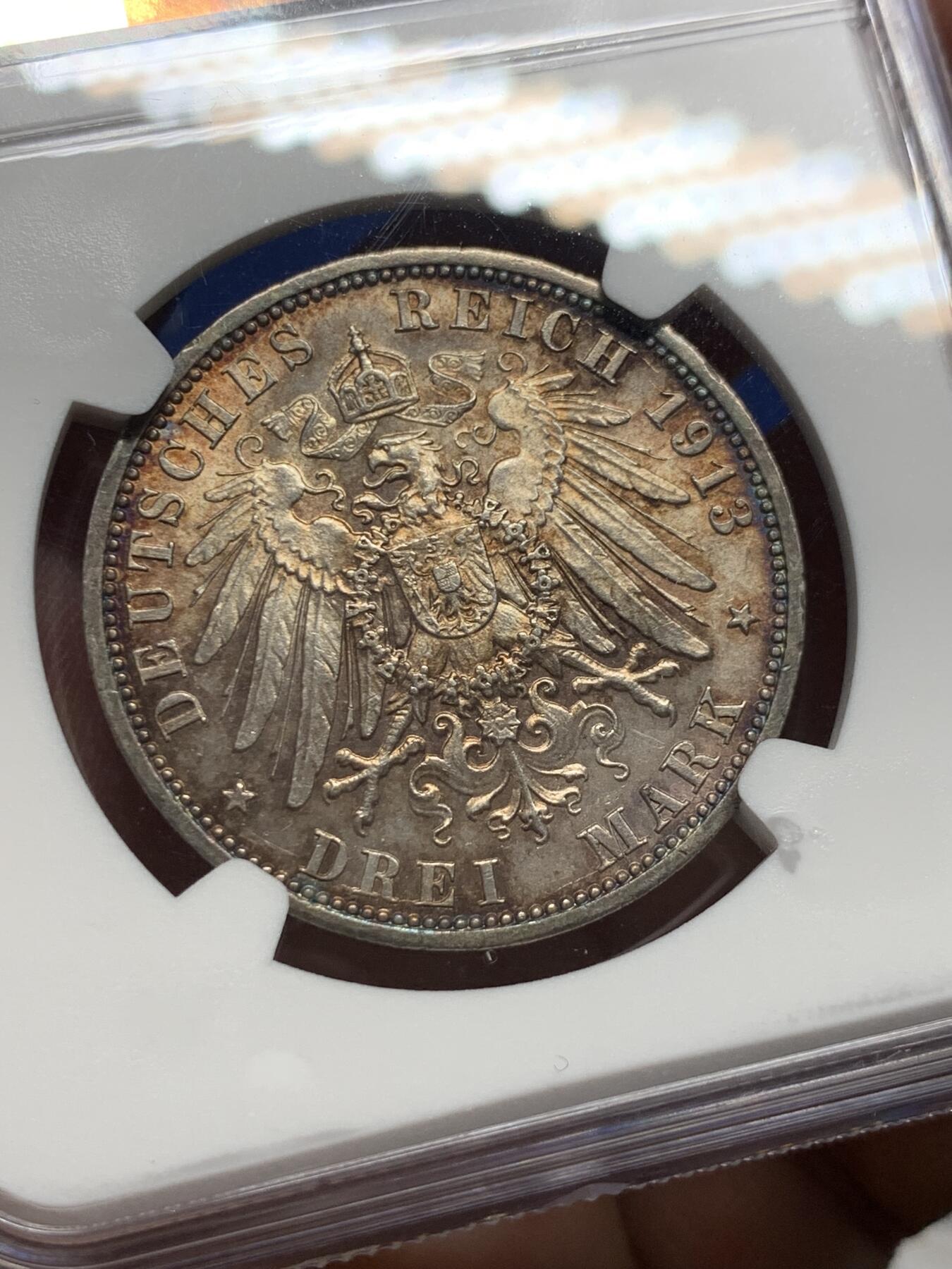 《竞宝斋》第405场 周日，周一，2场连拍 （全场包邮） NGC MS62 德国德意普鲁士 1913年 威廉二世 3马克 难得五彩包浆