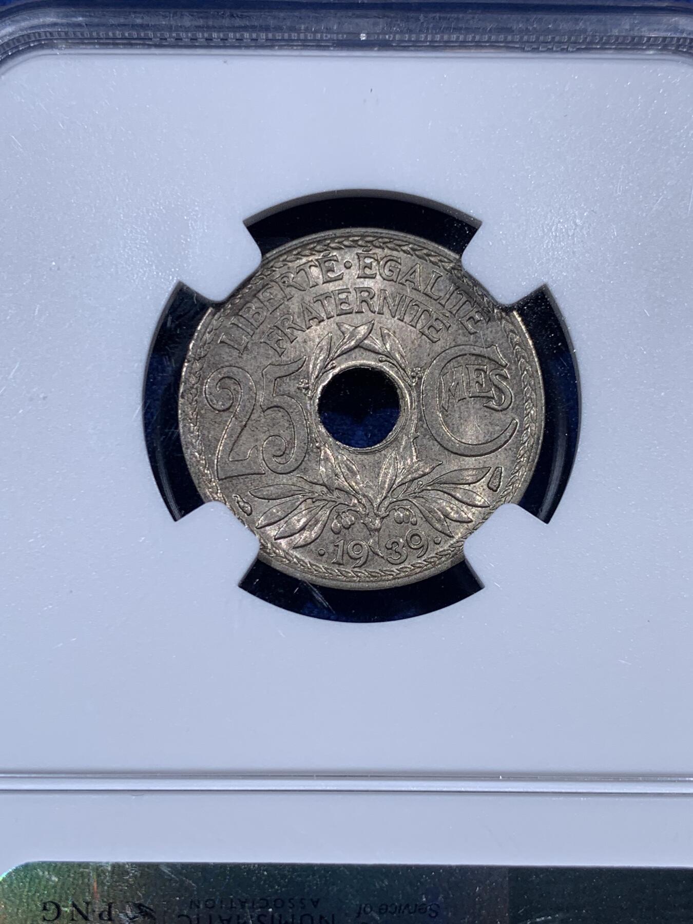 《竞宝斋》第405场 周日，周一，2场连拍 （全场包邮） NGC MS64 法国1939年25生丁镍币，好品不多见