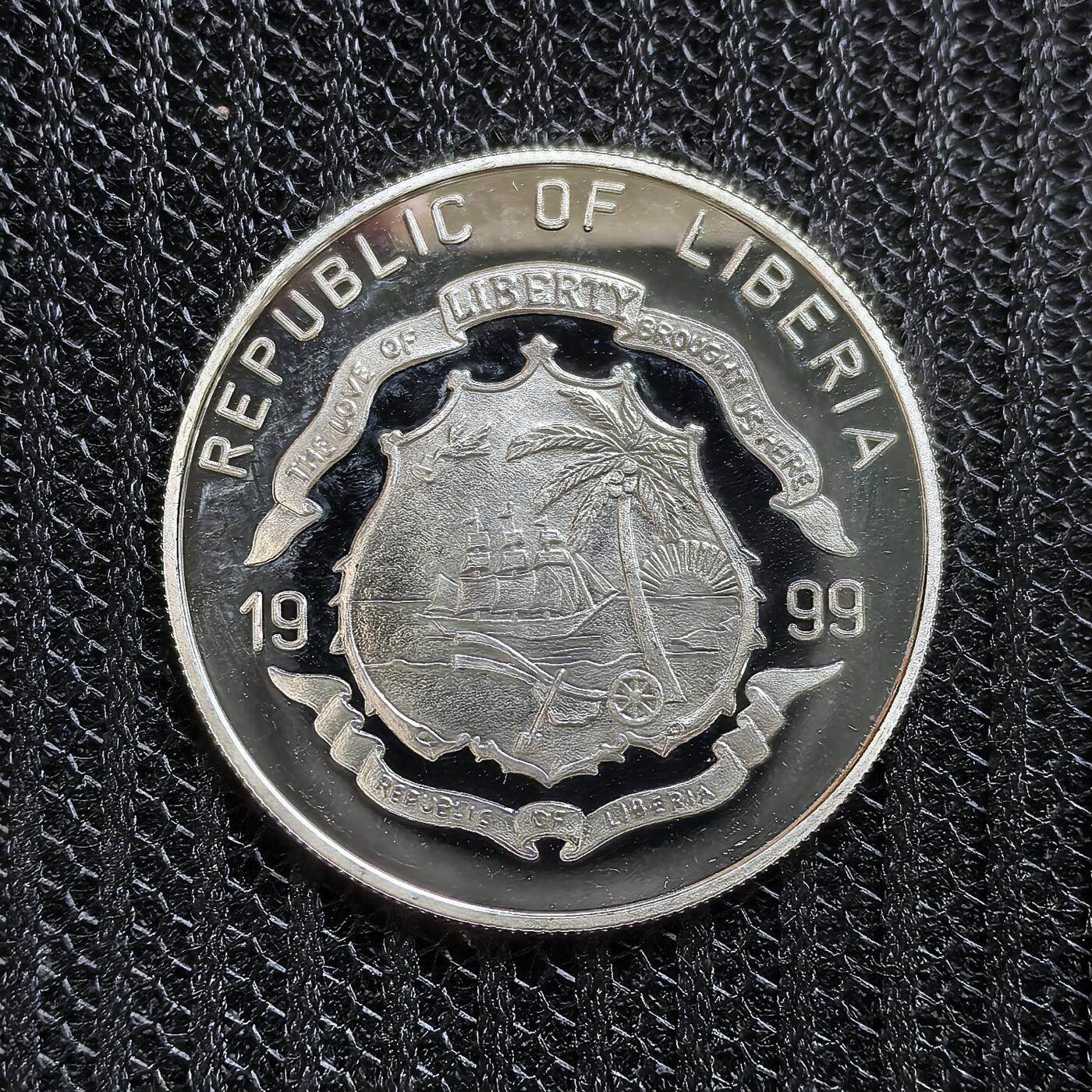道一币馆币章第一百三十九场 利比里亚1999年探险船队5元精制银币 25g 925S