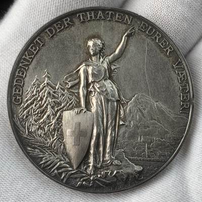 掌中浮雕-藏着的欧洲第032场 - 1892年瑞士格拉鲁斯射击节大银章，45mm，39g（人像右侧有道划），带原盒