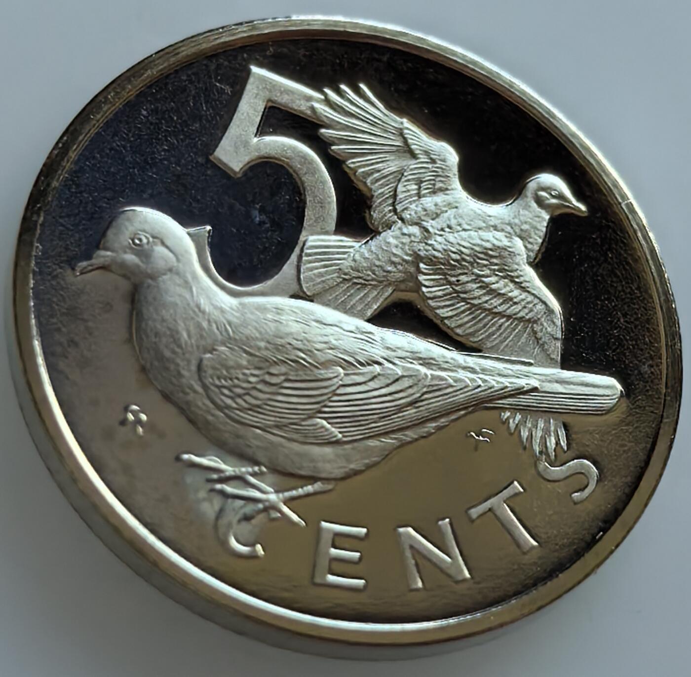 外国优质老铜币纪念章银币，周六晚上九点倒数截拍，满百包邮，可寄存半年，喜欢朋友微信扫描二维码可直接参拍