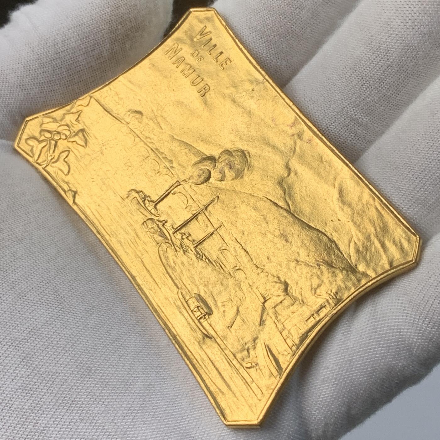 掌中浮雕-藏着的欧洲第032场 1926年比利时Namur市马术节镀金铜章，长宽最大尺寸：75*47mm