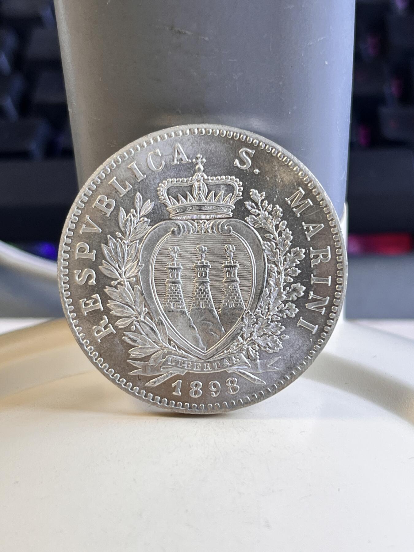 第168期拍卖【长期征集拍品】 复刻圣马力诺1898年5里拉纪念银币，22.65克，没有塑料盒，非原品