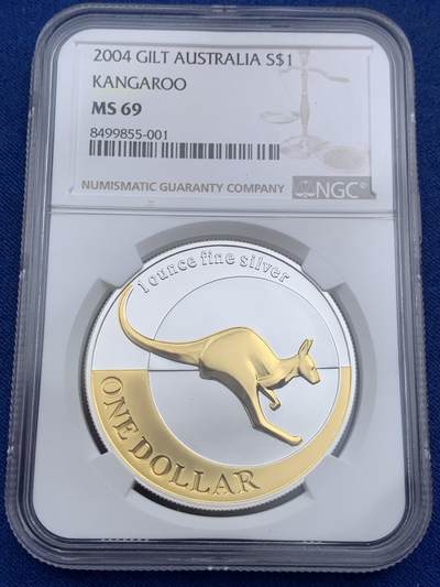 《竞宝斋》第405场 周日，周一，2场连拍 （全场包邮） - NGC MS69 澳大利亚2004年发行的镀金红袋鼠-1澳元（克劳斯2004年世界硬币大奖赛之最佳银币获奖币，999银，40MM币径，发行量12500枚，盒证齐全）