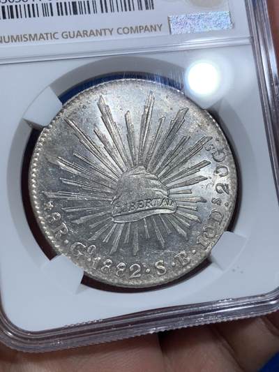 《竞宝斋》第406场 周日，周一，2场连拍 （全场包邮） NGC MS63 墨西哥 1882 GO SB 8里亚尔 花边鹰洋 银光漂亮