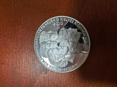 长老汇蛇年精选第三十场拍卖 1992荷兰皇家访问荷属安的列斯 群岛25埃居精制银币，不带含银量标记，25克925银，3万枚