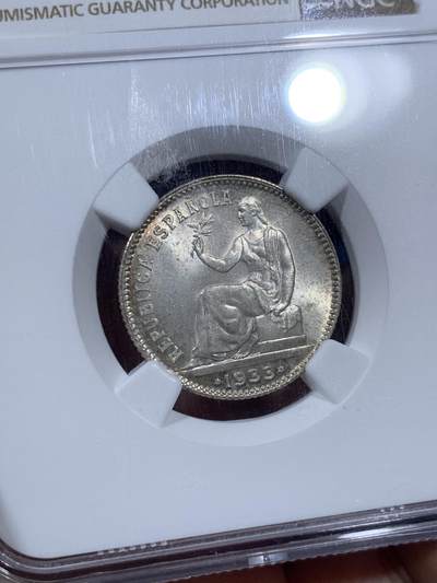 《竞宝斋》第406场 周日，周一，2场连拍 （全场包邮） NGC MS65 西班牙1933年内战时期拿花1比塞塔银币 高分稀少