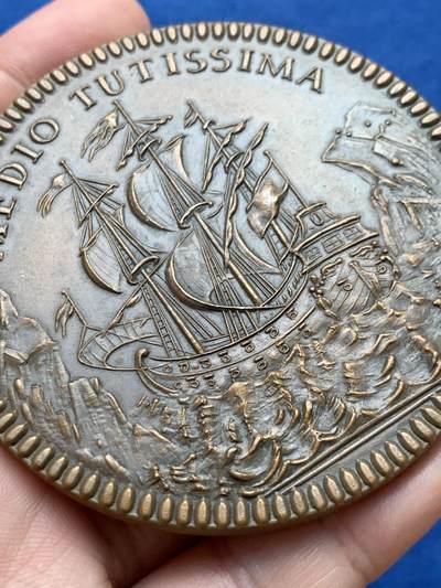 《竞宝斋》第406场 周日，周一，2场连拍 （全场包邮） 1953年庆祝法国船东中央委员会成立50周年纪念铜章 169克 72mm 丰饶角铜标