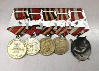 大猫徽章拍卖 第275期 苏联红旗联排一组