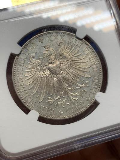 《竞宝斋》第406场 周日，周一，2场连拍 （全场包邮） NGC AU58 德国 1862年 1泰勒  银币 原味淡金色包浆
