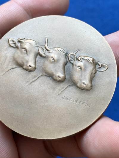 《竞宝斋》第406场 周日，周一，2场连拍 （全场包邮） 法国议员颁发公牛铜章 65.2克 49.4mm 1968 丰饶角铜标