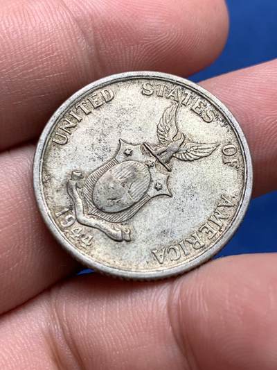 《竞宝斋》第406场 周日，周一，2场连拍 （全场包邮） 美属菲律宾1944年打铁50分银币