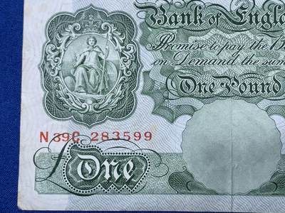 《竞宝斋》第406场 周日，周一，2场连拍 （全场包邮） 两张一组 英国A序列1镑纸币 品相不错