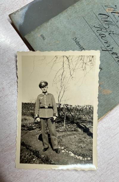 大猫徽章拍卖 第275期 德国一战二铁证书照片