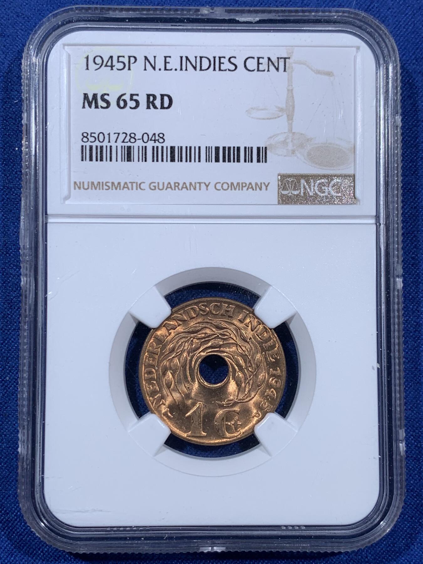 《竞宝斋》第406场 周日，周一，2场连拍 （全场包邮） NGC MS65RD 荷属东印度1945年一分，有趣的中孔铜币，BU好品
