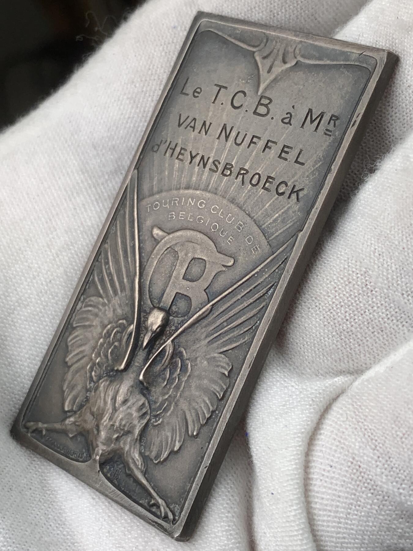 掌中浮雕-藏着的欧洲第032场 比利时旅游俱乐部银奖牌，29mm*59mm，35g，原盒好品