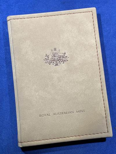《竞宝斋》第406场 周日，周一，2场连拍 （全场包邮） 澳大利亚1988年官方精制套币小本子带证书