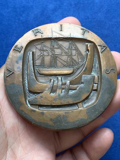 《竞宝斋》第406场 周日，周一，2场连拍 （全场包邮） 法国维里塔斯局成立150周年纪念铜章 246.8克 71.8mm 1977 丰饶角铜标