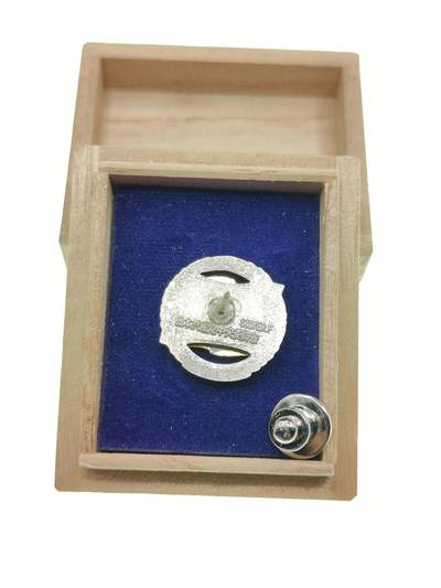 0元起拍勋章 第281期 咸鱼国勋章拍卖专场 7月30日（周三）下午6：00开始 日本共产党 永年党员章带盒