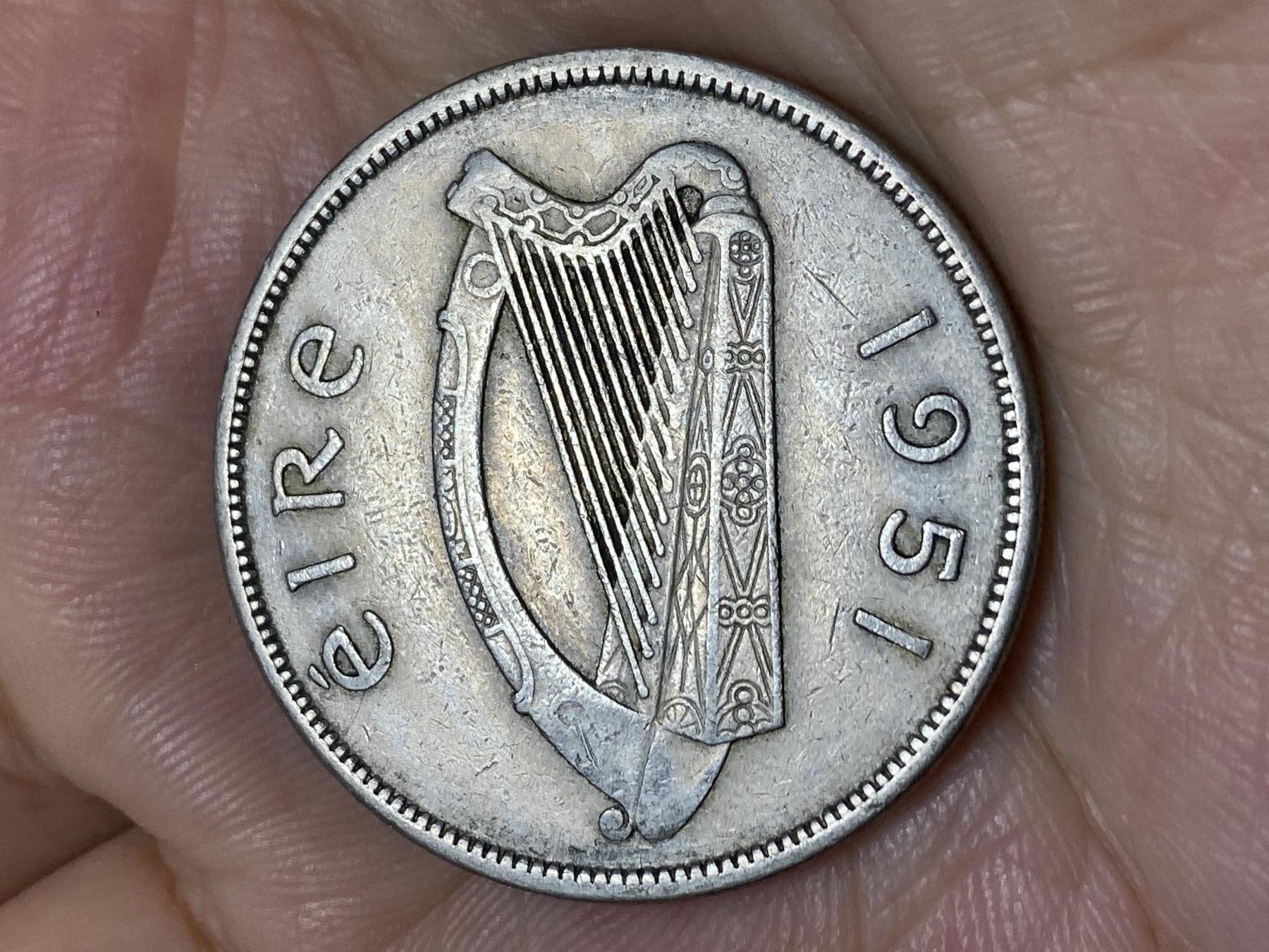 2025年第七十二场(总第九十八场）外国好品散币(免佣金) 爱尔兰🇮🇪1951年半克朗(等值2.5先令，共和国时期第一套第二版首发年)