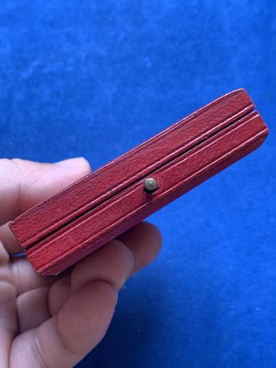 《竞宝斋》第406场 周日，周一，2场连拍 （全场包邮） 法国军事奖章福煦元帅银章 57.5克 49.2mm 丰饶角2银 带原盒 自己对应