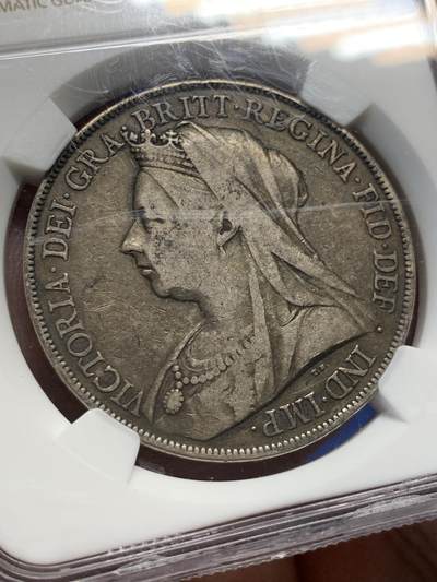 《竞宝斋》第406场 周日，周一，2场连拍 （全场包邮） NGC VF35 英国1899年维多利亚披纱马剑大银币