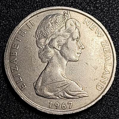泉币菌-第67场-精品场 大镍币 英属新西兰1967年50分铜镍币  奋进号帆船 詹姆斯.库克船长 伊丽莎白二世女王 31.75mm