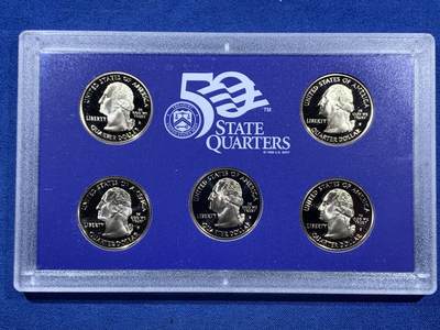 《竞宝斋》第406场 周日，周一，2场连拍 （全场包邮） 美国2004年6枚装精制套币+精制州币5枚套 盒证全