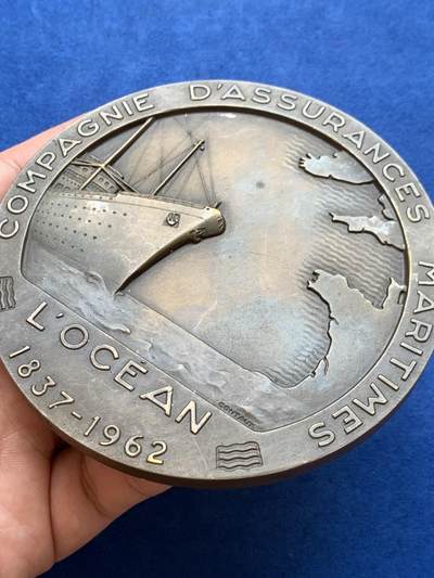 《竞宝斋》第406场 周日，周一，2场连拍 （全场包邮） 法国海事保险公司纪念大铜章 404.1克 99mm 编号63