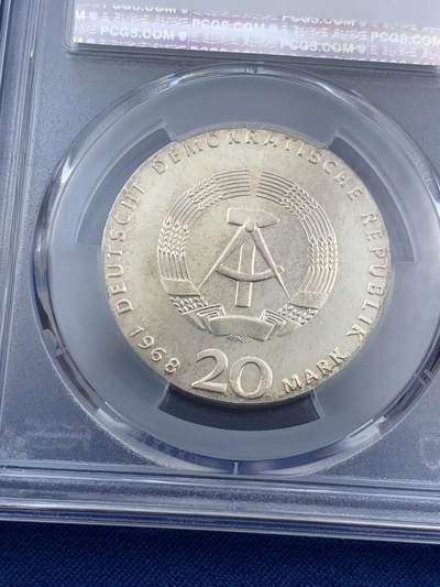 《竞宝斋》第406场 周日，周一，2场连拍 （全场包邮） PCGS MS64 1968东德20马克 大热品种 马克思诞辰150周年 东德银币工艺问题 出分很难 这枚人像立体感极强 品相很不错