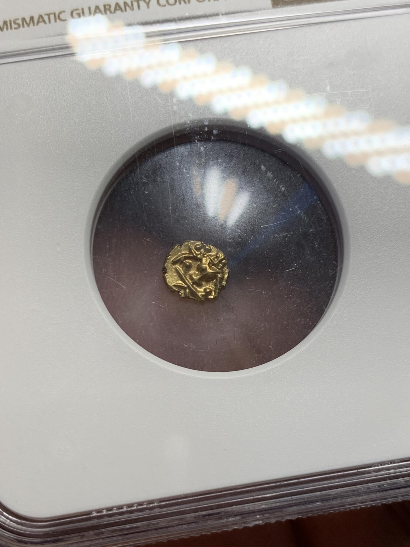 《竞宝斋》第406场 周日，周一，2场连拍 （全场包邮） NGC MS63 印度 迈索尔王国 1638-1812年 1F 金币 南印度经典货币形态 毗湿奴神像 外拍上涨品种