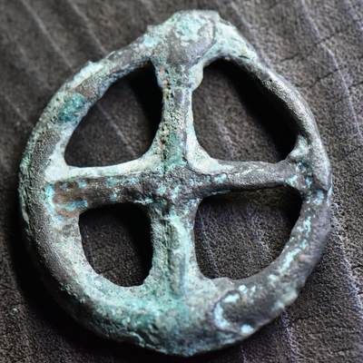 【良泉】第36期【直播场】8月21日晚19.30点开拍！173组，西方古代钱币、杂项专场 - 约公元前八世纪【草原文化】圆环十字铜饰护身符，南欧草原至中亚七河地区斯基泰文化下的产物，18.91克