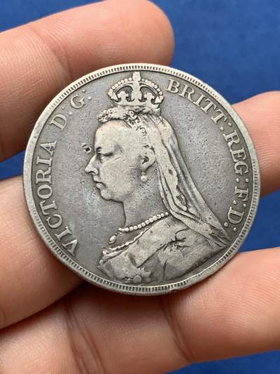 《竞宝斋》第406场 周日，周一，2场连拍 （全场包邮） 英国1889年老维高冠马剑克朗银币 细节见图