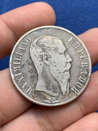 《竞宝斋》第406场 周日，周一，2场连拍 （全场包邮） 1867-MO 关门年墨西哥第二帝国一比索银币 原味 1867MO的发行量仅是1866的一半，1867也是第二帝国的灭亡之年，历史意义深厚 细节见图