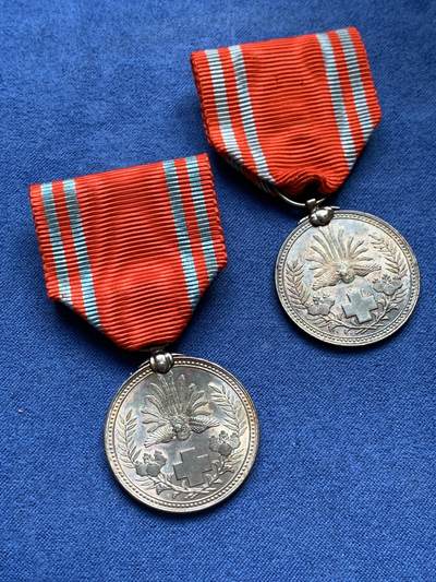 《竞宝斋》第406场 周日，周一，2场连拍 （全场包邮） 日本红十字会银章两枚 总重约25.8克