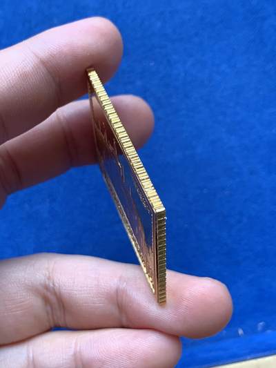 《竞宝斋》第406场 周日，周一，2场连拍 （全场包邮） 西班牙邮政发行美洲探索系列-塞维利亚1930年拉丁美洲展览  925银镀金邮票 35.48克 34*49mm