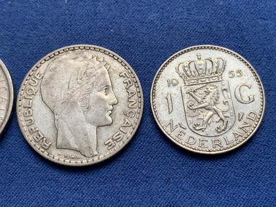 《竞宝斋》第406场 周日，周一，2场连拍 （全场包邮） 三枚一组 1964年法国5法郎银币+1933年10法郎银币+荷兰1955年一盾银币 总重约28.4克
