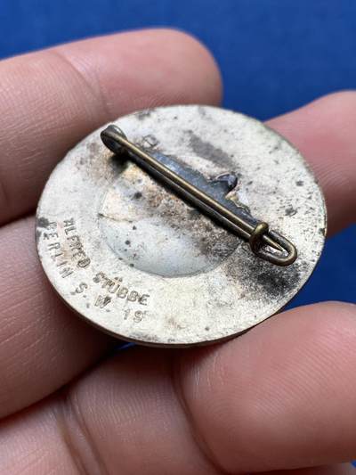 《竞宝斋》第406场 周日，周一，2场连拍 （全场包邮） 德国 帝国时期1933年宗教改革日镀银胸章 直径：33.5mm 重量：10.9克