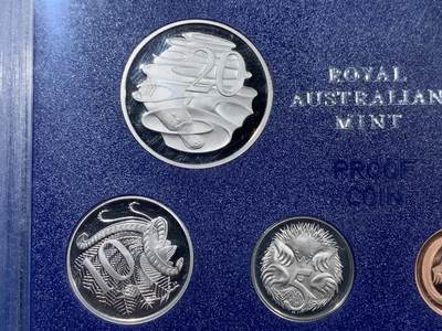 《竞宝斋》第406场 周日，周一，2场连拍 （全场包邮） 澳大利亚1983年官方精制套币