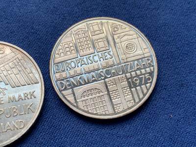 《竞宝斋》第406场 周日，周一，2场连拍 （全场包邮） 两枚一组 德国1975年5马克银币，625银，总重约22.3g，欧洲文物年纪念。