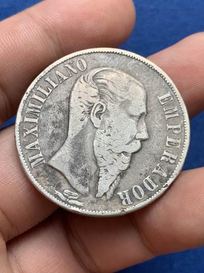 《竞宝斋》第406场 周日，周一，2场连拍 （全场包邮） 1867-MO 关门年墨西哥第二帝国一比索银币 原味 1867MO的发行量仅是1866的一半，1867也是第二帝国的灭亡之年，历史意义深厚 细节见图