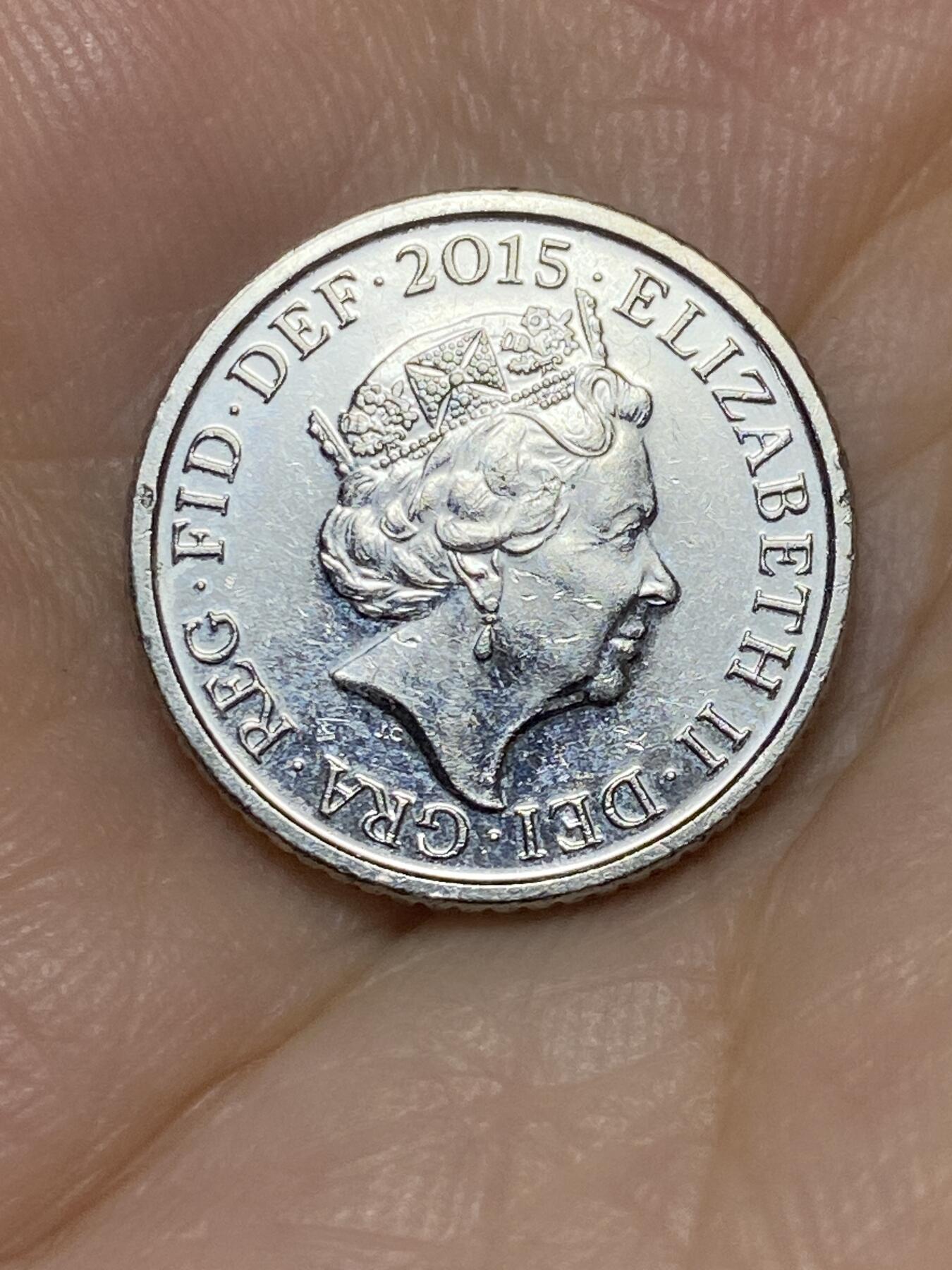 2025年第七十二场(总第九十八场）外国好品散币(免佣金) 英国🇬🇧2015年5便士(伊丽莎白二世老年，盾徽拼图第二版)