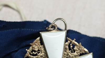 大猫徽章拍卖 第275期 芬兰 指挥官一级白玫瑰勋章 银制带标 少见早期1948银标 一般授予武装部队将官、部级秘书长等