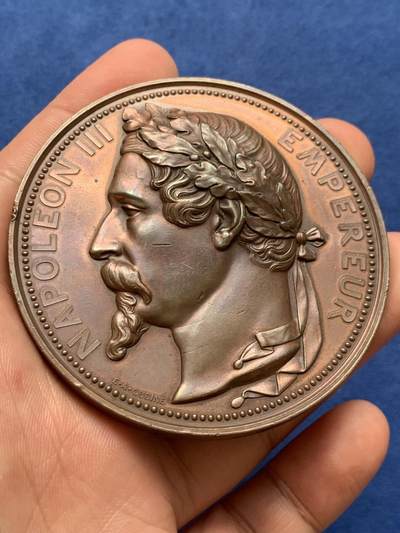 《竞宝斋》第406场 周日，周一，2场连拍 （全场包邮） 1855年巴黎世博会赠与武器制造商LARRIEUX纪念大铜章 161.3克 67.8mm 手指铜标 原铸