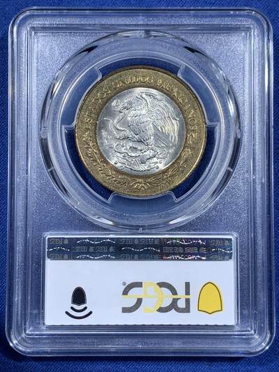 《竞宝斋》第406场 周日，周一，2场连拍 （全场包邮） PCGS MS63 墨西哥1994年20比索 少见内圈银芯 双色币 这枚细节清晰 两面转光品相 有点低评了 难得一遇的东西