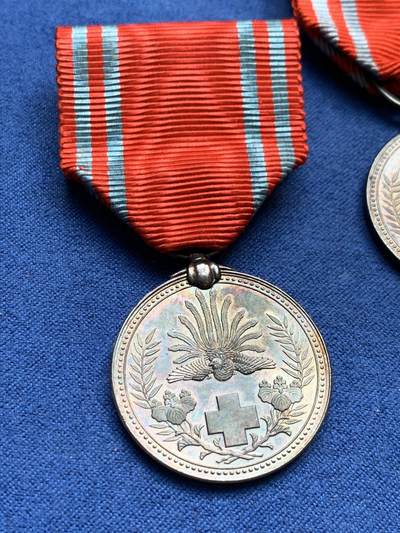 《竞宝斋》第406场 周日，周一，2场连拍 （全场包邮） 日本红十字会银章两枚 总重约25.8克